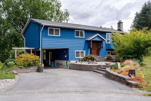 9756 Crown Cres, Surrey, BC, V3V6H9 | Card Image