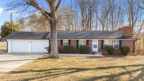 2969 Piney Mountain Rd, Walnut Cove, NC, 27052-6822 | Card Image