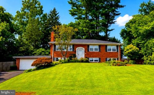 1036 Carper St, MCLEAN, VA, 22101-2105 | Card Image