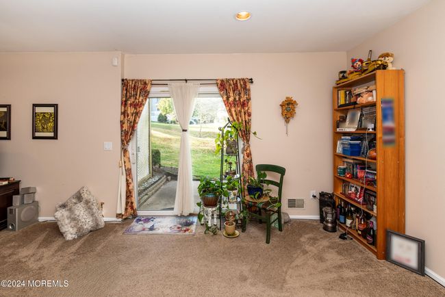 291 Marigold Ct, Condo with 3 bedrooms, 3 bathrooms and 1 parking in Toms River NJ | Image 23