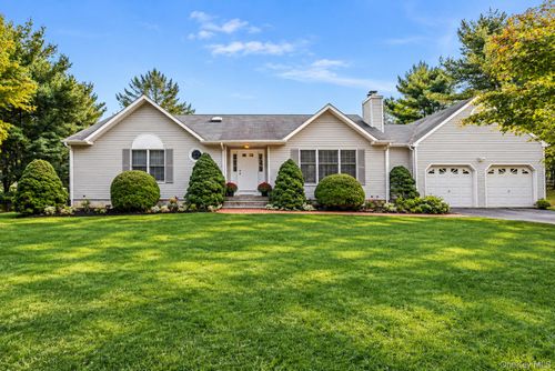 2380 Laurel Ave, Southold, NY, 11971-5222 | Card Image