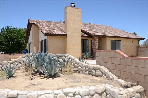 43600 Santa Rosa Cir, Lancaster, CA, 93535 | Card Image