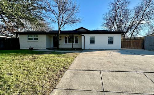 5640 Tourist Dr, North Richland Hills, TX, 76117-2840 | Card Image