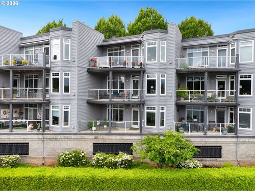 105 3rd St, Lake Oswego, OR, 97034-3017 | Card Image