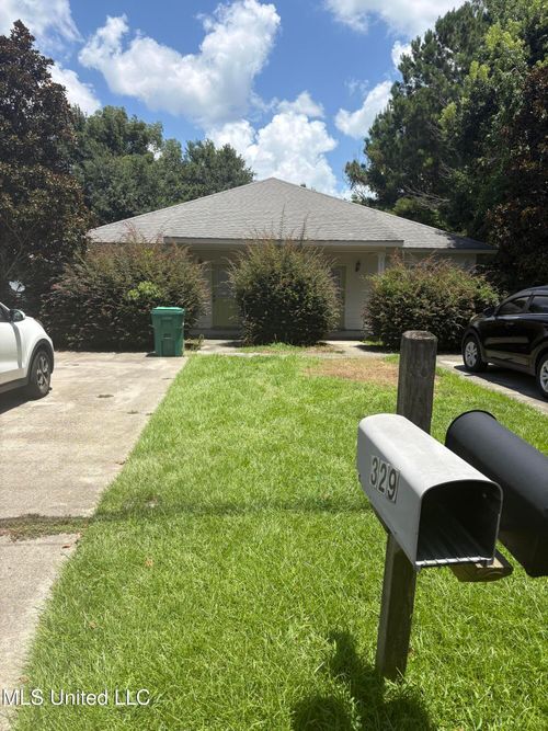 329 Ruella Ave, Bay Saint Louis, MS, 39520-3558 | Card Image