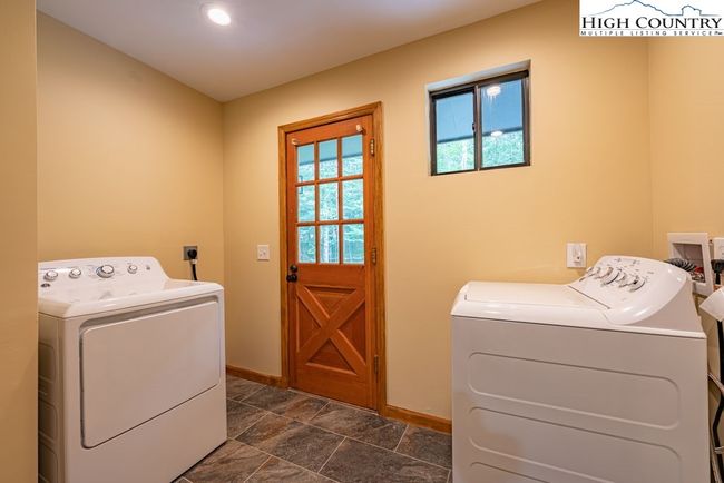 103 Raven Rd, House other with 3 bedrooms, 2 bathrooms and null parking in Beech Mountain NC | Image 21