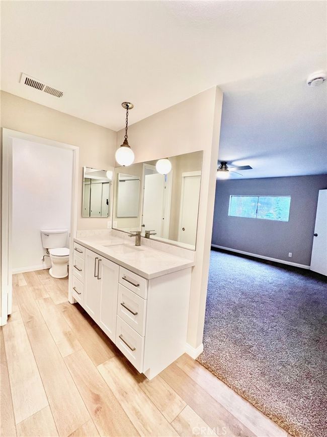 64 Avalon Terrace Rd, Condo with 2 bedrooms, 3 bathrooms and 1 parking in Avalon CA | Image 33
