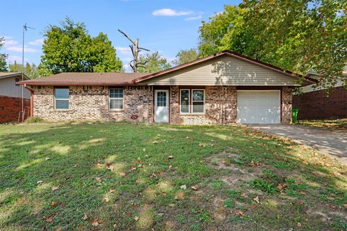 307 Cloud St, Bristow, OK, 74010-3902 | Card Image