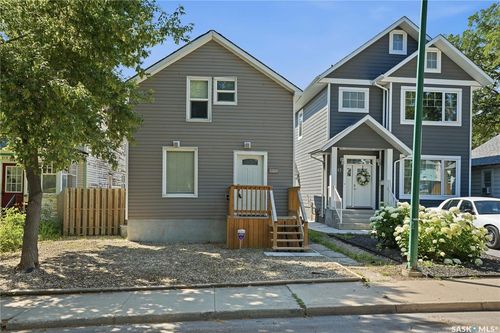 215 26th St W, Saskatoon, SK, S7L0H5 | Card Image