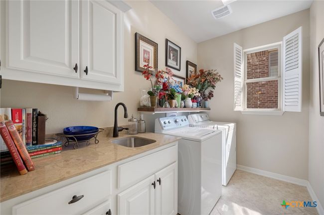 182 Emma Loop, House other with 4 bedrooms, 4 bathrooms and null parking in Austin TX | Image 32