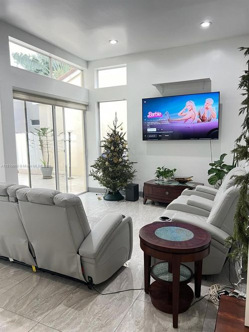 1120 Papaya St, Hollywood, FL, 33019-3270 | Card Image