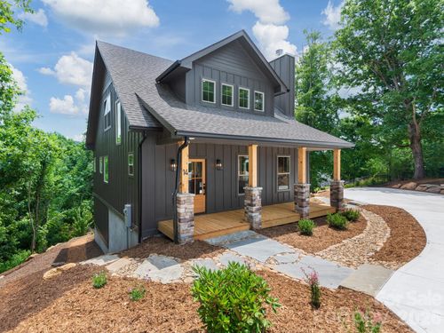 14 Yost St, Weaverville, NC, 28787-9410 | Card Image