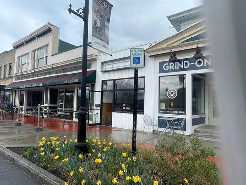 214 S Main St, Newark, NY, 14513-1421 | Card Image