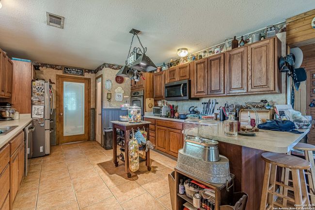 120 Dickerson Rd, House other with 3 bedrooms, 2 bathrooms and null parking in Bigfoot TX | Image 11
