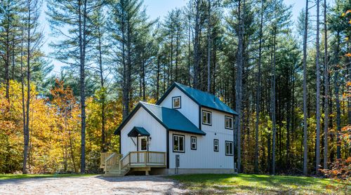 330 Five Kezars Rd, Waterford, ME, 04088-3032 | Card Image