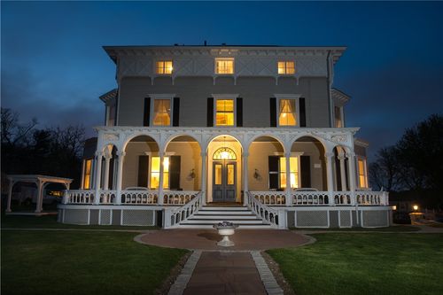 1 Ichabod Ln, Middletown, RI, 02842-5425 | Card Image