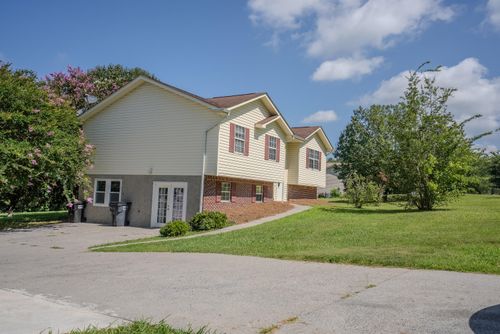 1433 Dustin Dr, Dalton, GA, 30720-6353 | Card Image