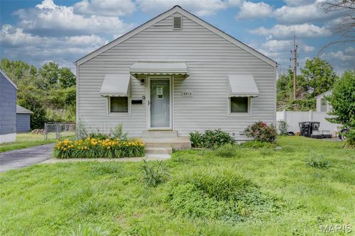 8015 Aline Ave, Berkeley, MO, 63134-1801 | Card Image