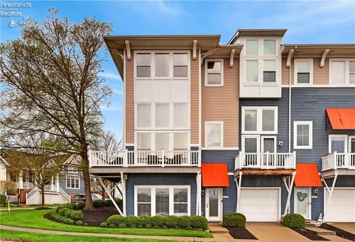 303 Arizona Ave, Lorain, OH, 44052-2094 | Card Image