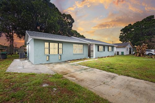 307 Essex Dr, Fort Pierce, FL, 34946-7101 | Card Image