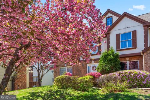 5408 Kennington Pl, Fairfax, VA, 22032-3253 | Card Image