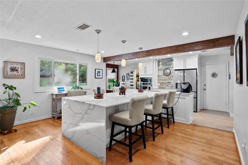 83 Woodhaven Wood Dr, The Woodlands, TX, 77380-3972 | Card Image