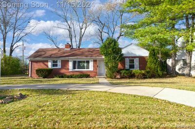 29645 Brentwood Street, Home with 3 bedrooms, 1 bathrooms and null parking in Southfield MI | Image 3