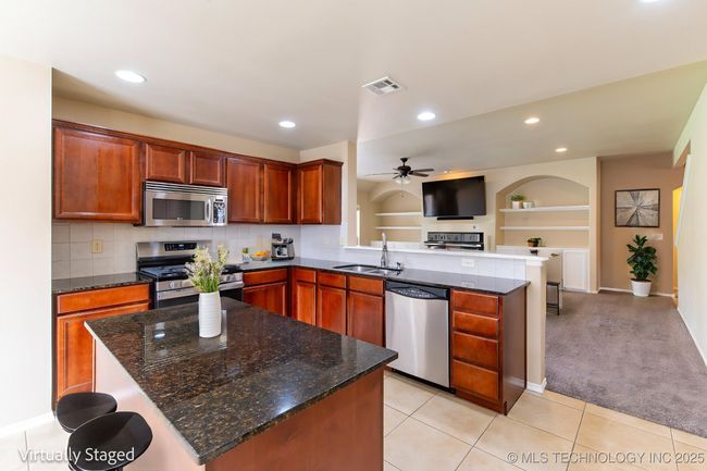 324 E 125 Th Pl S, House other with 4 bedrooms, 3 bathrooms and null parking in Jenks OK | Image 5