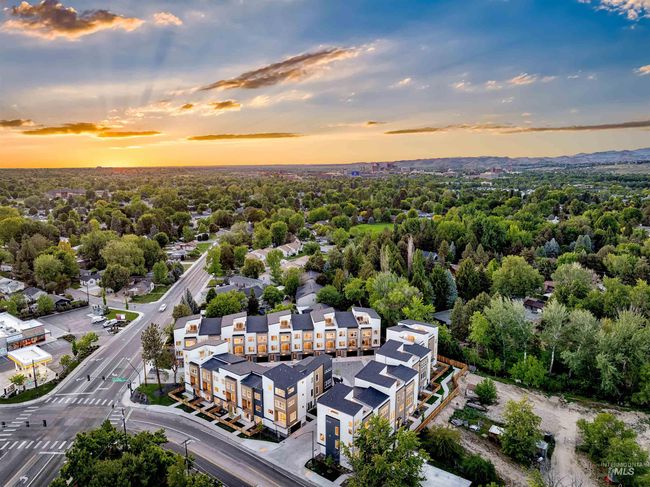 2007 S Makar Ln, Townhouse with 3 bedrooms, 4 bathrooms and 2 parking in Boise ID | Image 48