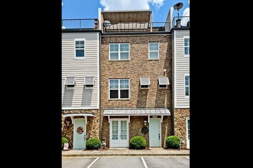 104 Canton Way, Roswell, GA, 30075-3945 | Card Image
