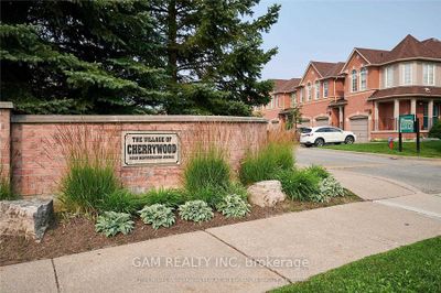 101 - 5030 Heatherleigh Ave, Condo with 3 bedrooms, 4 bathrooms and 2 parking in Mississauga ON | Image 3