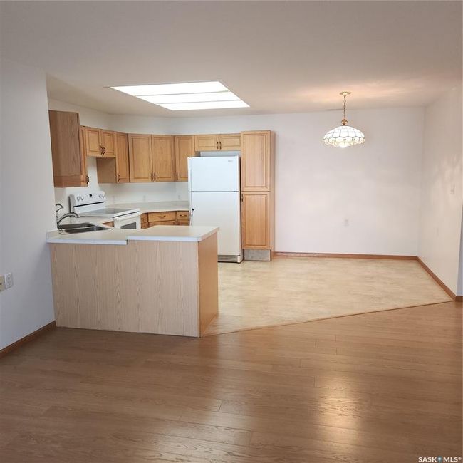 105 - 240 Athabasca St E, Condo with 1 bedrooms, 1 bathrooms and 2 parking in Moose Jaw SK | Image 8