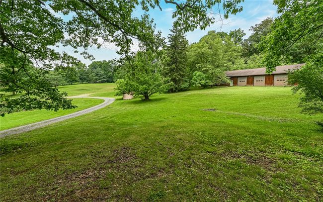 117 Oak Dr, House other with 3 bedrooms, 3 bathrooms and 5 parking in Forward Twp - BUT PA | Image 40