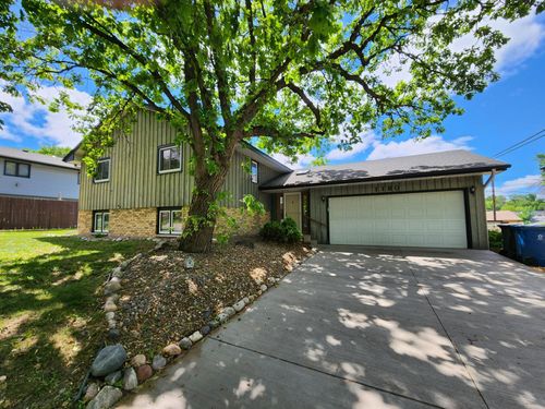 1180 Hathaway Ln Ne, Fridley, MN, 55432-5717 | Card Image