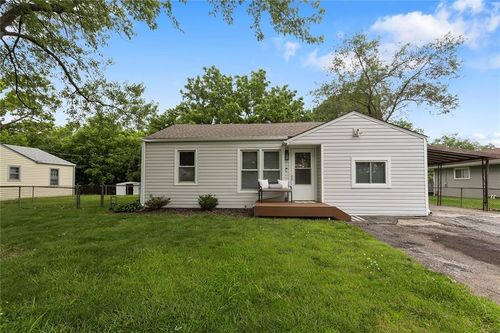 8106 River Park Dr, Parkville, MO, 64152 | Card Image