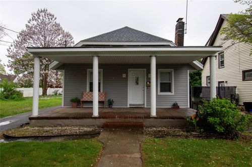 76 Henry St, Roosevelt, NY, 11575-1305 | Card Image