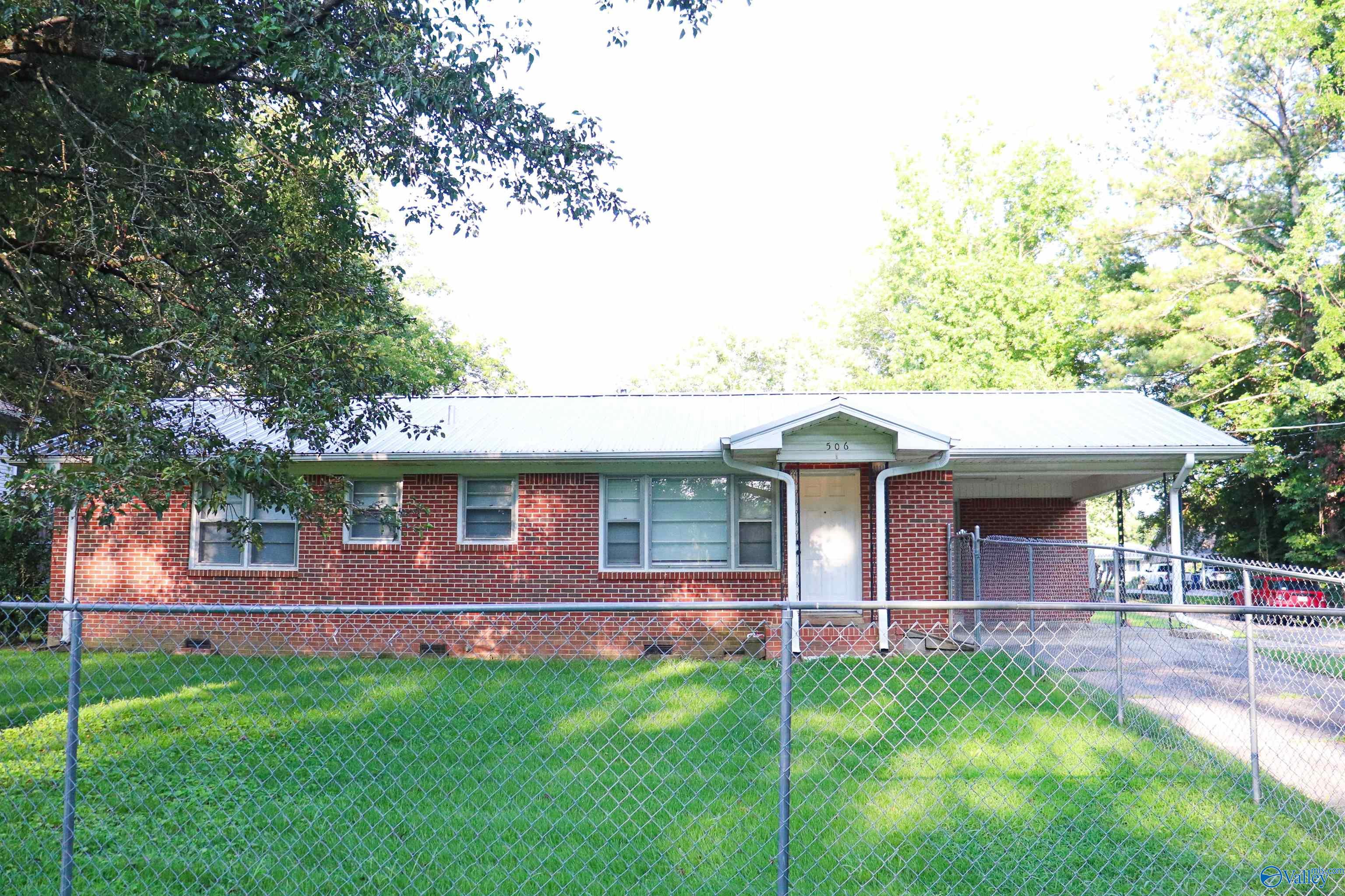 6th St, Arab, AL 35016