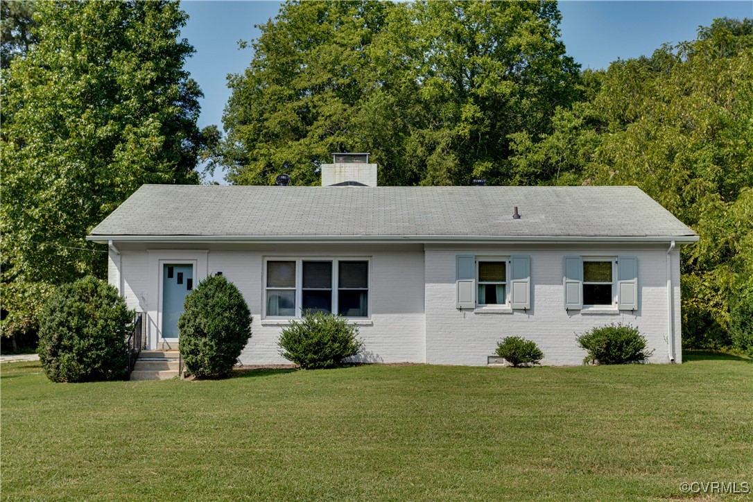 Tudor Ln, North Chesterfield, VA 23235