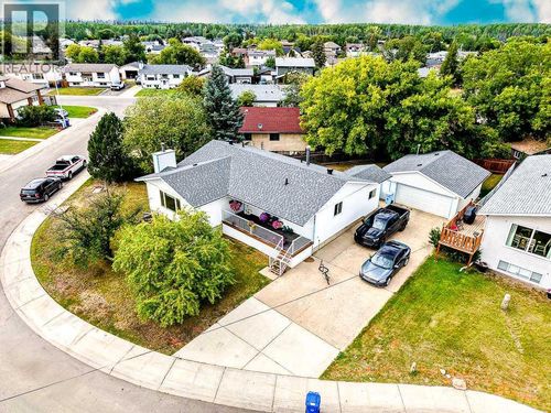 {{alt}} | Card Image