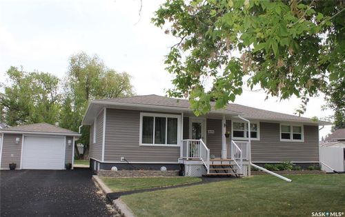 304 3rd St W, Wilkie, SK, S0K | Card Image