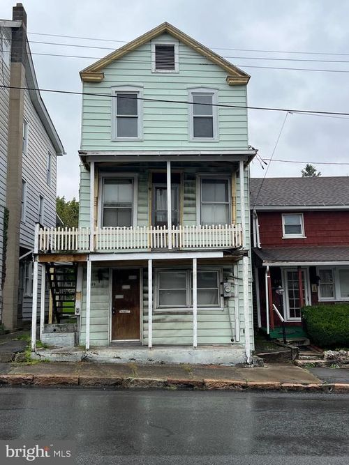 319 W Market Street, WILLIAMSTOWN, PA, 17098 | Card Image