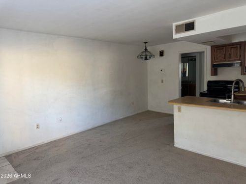 331-461 W Holmes Ave, Mesa, AZ, 85210-5157 | Card Image