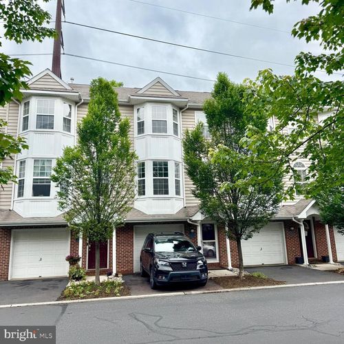 27-27 Cameron Ct, ROYERSFORD, PA, 19468-2263 | Card Image