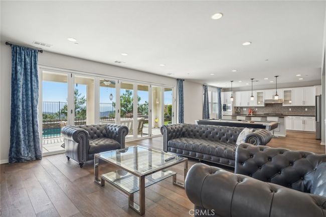 19216 Bension Dr, House other with 6 bedrooms, 4 bathrooms and 2 parking in Santa Clarita CA | Image 4