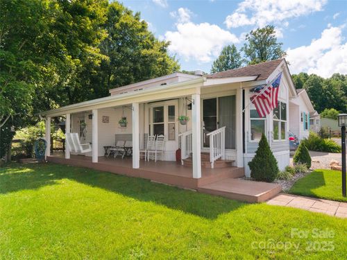 161 Summer Place Dr, Waynesville, NC, 28785-9852 | Card Image