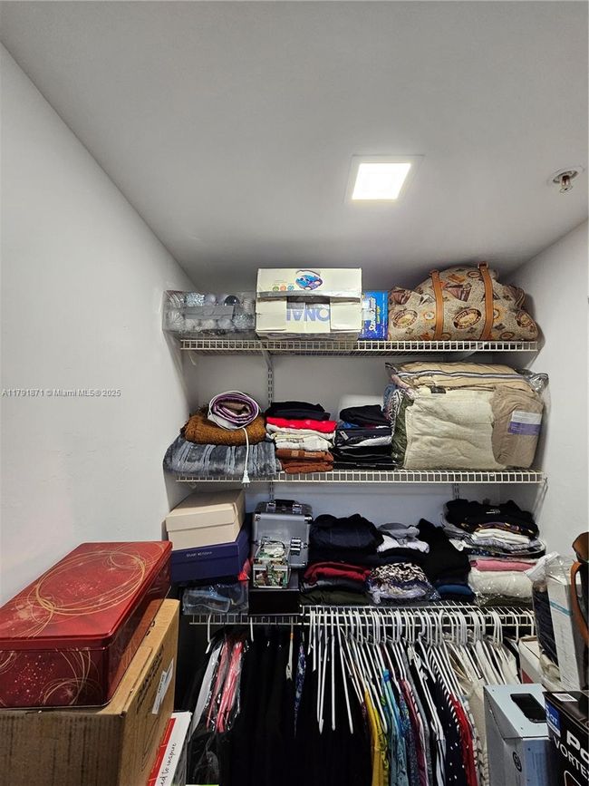 APT-2202 - 15051 Royal Oaks Ln, Condo with 2 bedrooms, 3 bathrooms and null parking in North Miami FL | Image 32