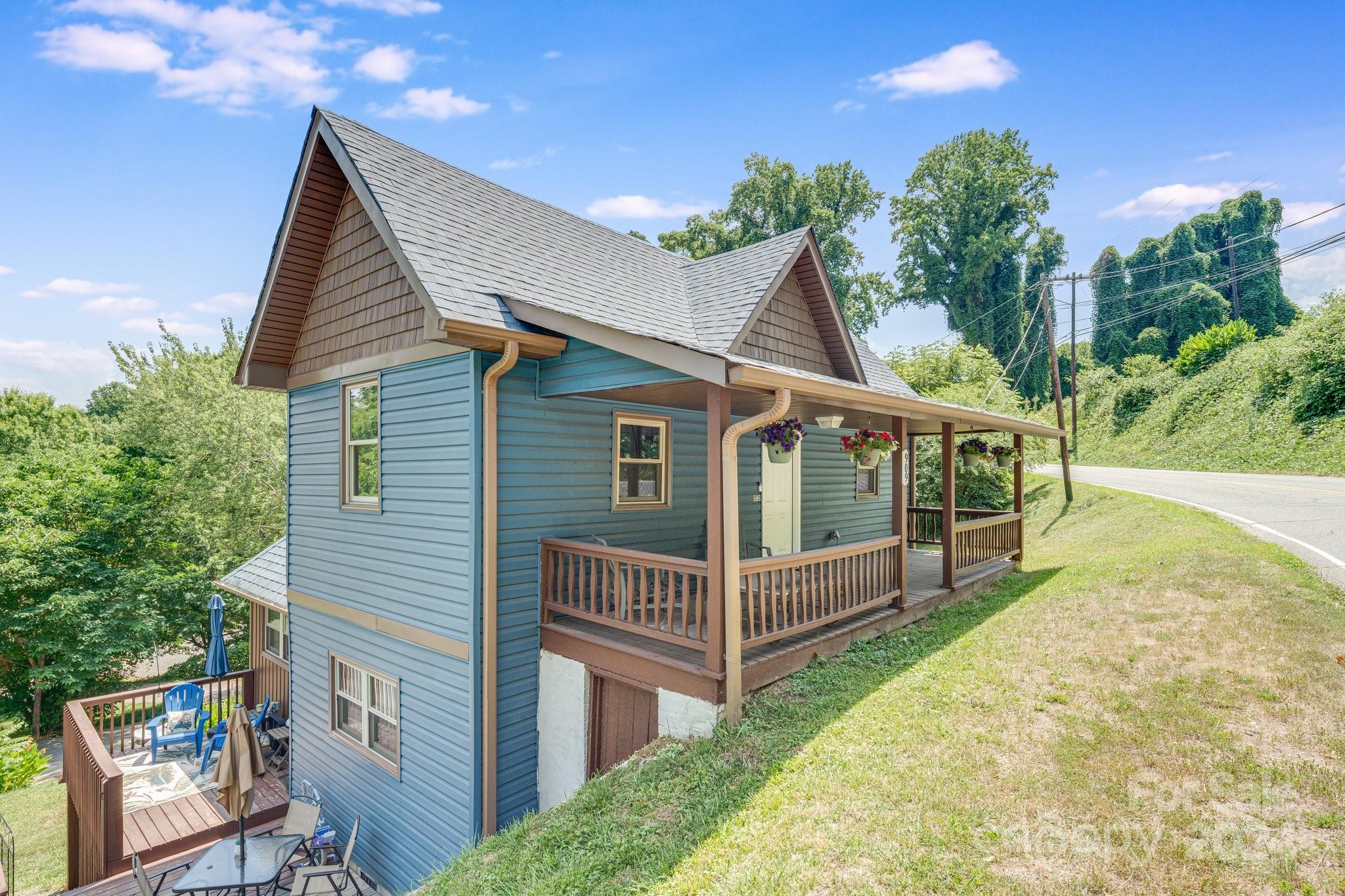 Tate St, Marion, NC 28752