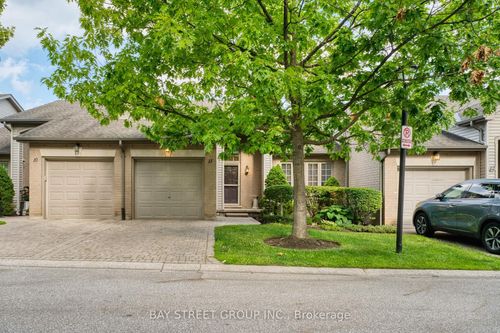 11-270 N Centre Rd, London, ON, N6G5E2 | Card Image