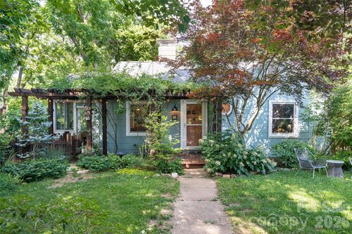 182 Brevard Rd, Asheville, NC, 28806-2951 | Card Image