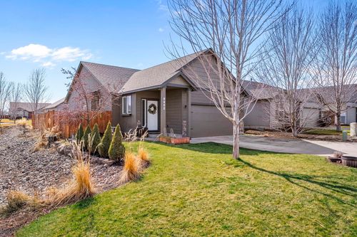 2748 Ne 6th Dr, Redmond, OR, 97756-6804 | Card Image